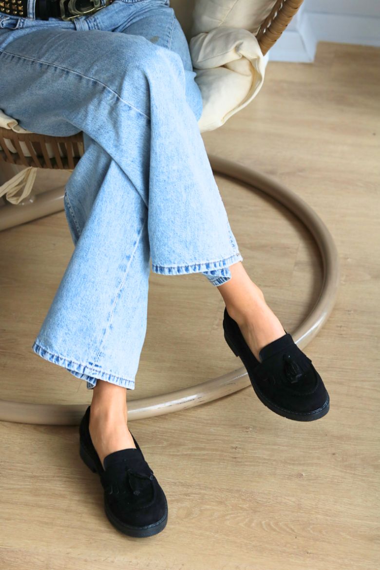 puskul-detayli-suet-kadin-loafer-SİYAH-01-103