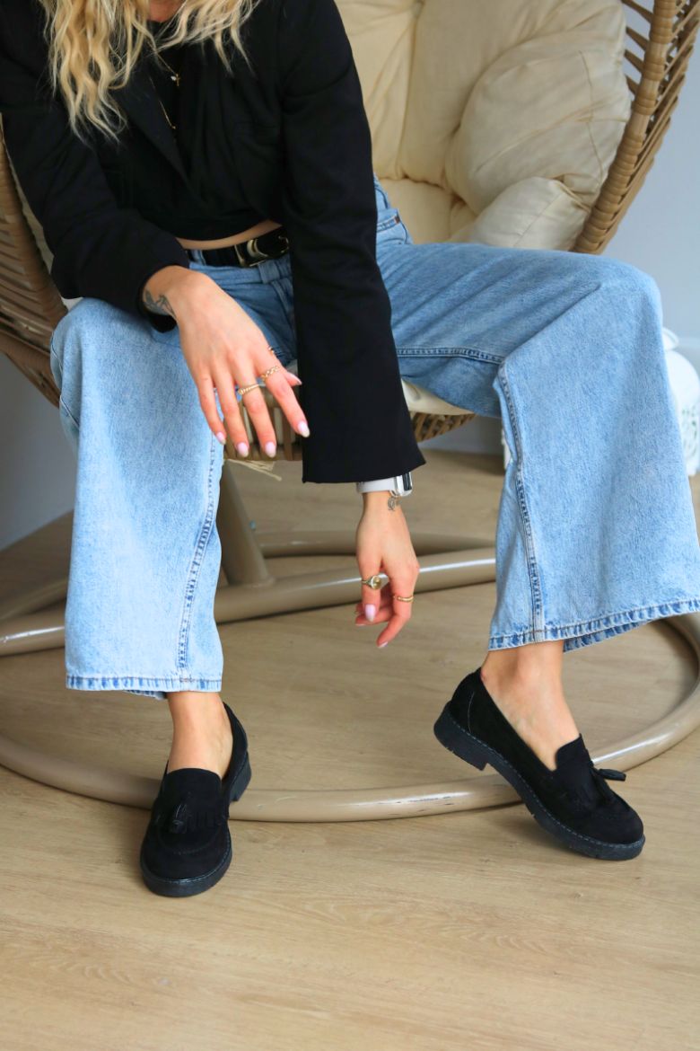 puskul-detayli-suet-kadin-loafer-SİYAH-01-103