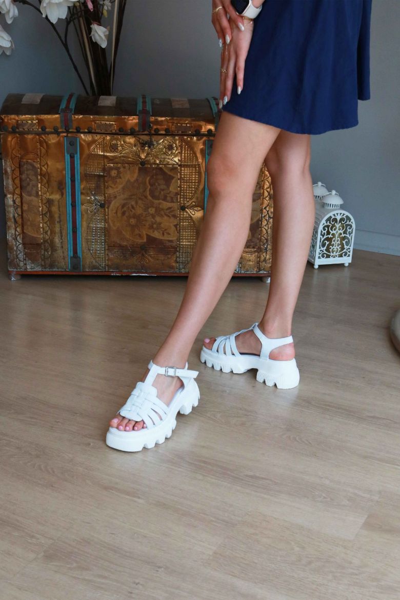 Kemer Detaylı Kalın Taban Hakiki Deri Kadın Sandalet  BEYAZ resmi