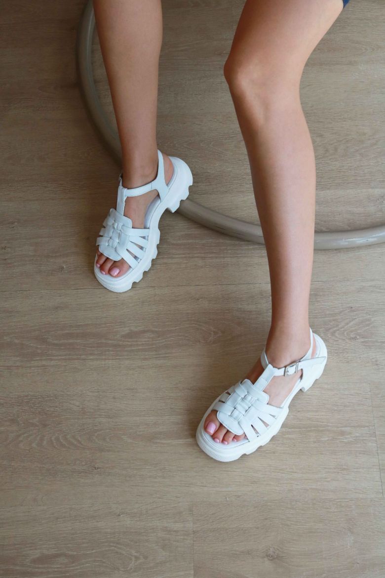 Kemer Detaylı Kalın Taban Hakiki Deri Kadın Sandalet  BEYAZ resmi