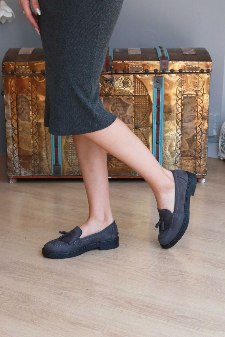 Püskül Detaylı Süet Kadın Loafer  ANTRASİT resmi