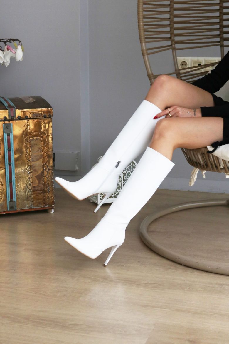 Sivri Burun Diz Üstü Ince Topuklu Kadın Çizme  BEYAZ resmi