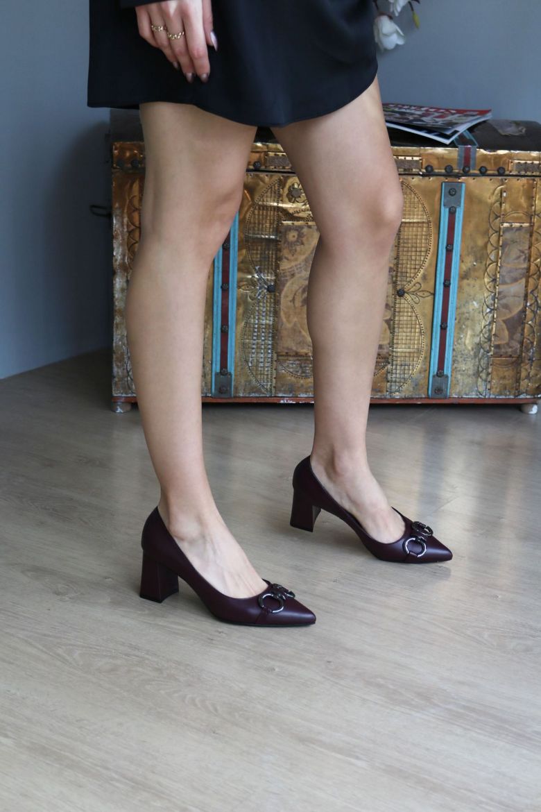  Hakiki Deri Toka Detaylı Topuklu Ayakkabı   BORDO resmi