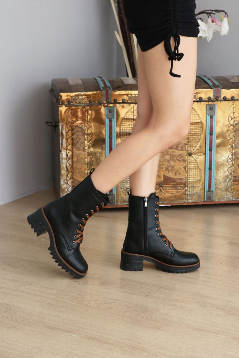 Bağcıklı Kaydırmaz Taban Kadın Bot  SİYAH resmi