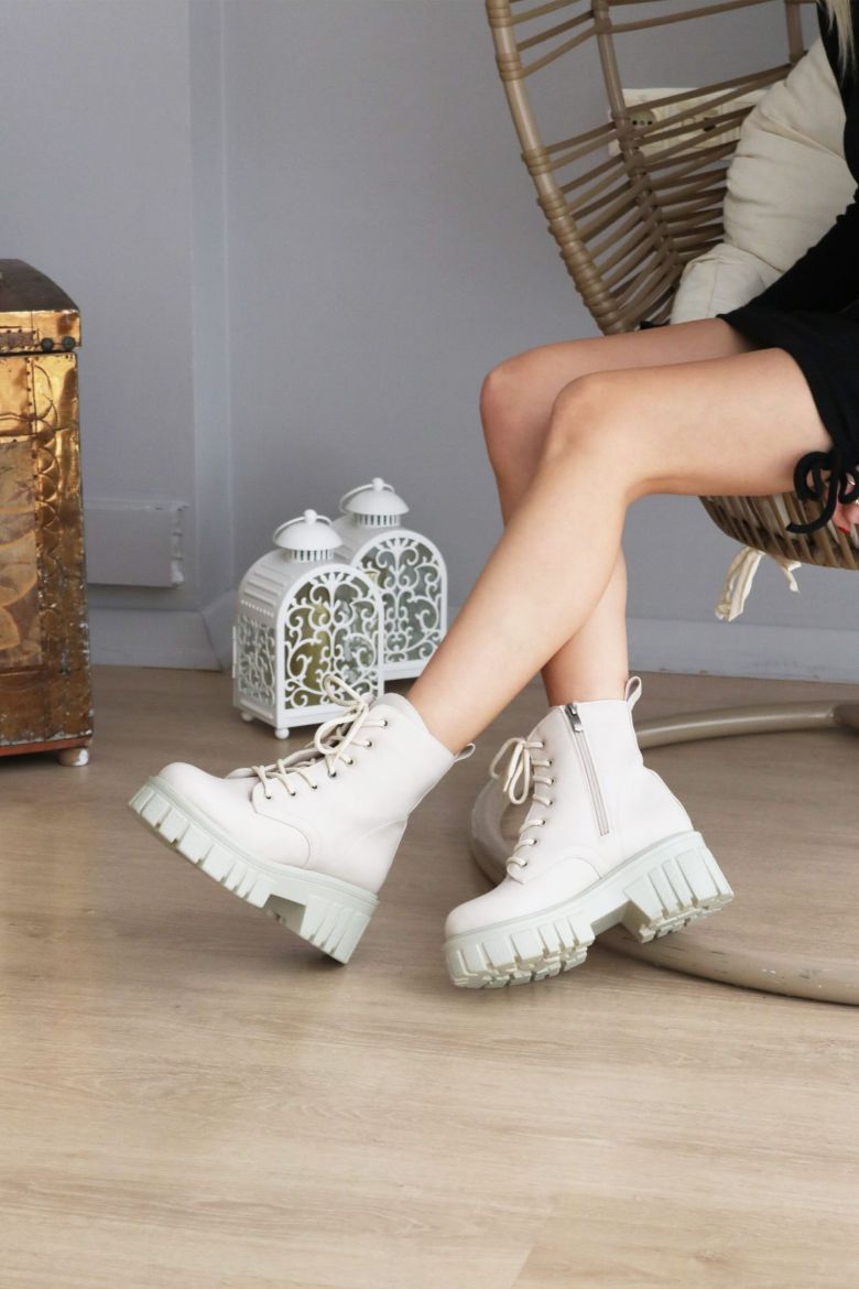 Bağcıklı Kalın Taban Kalın Topuklu Kadın Bot  TEN  resmi