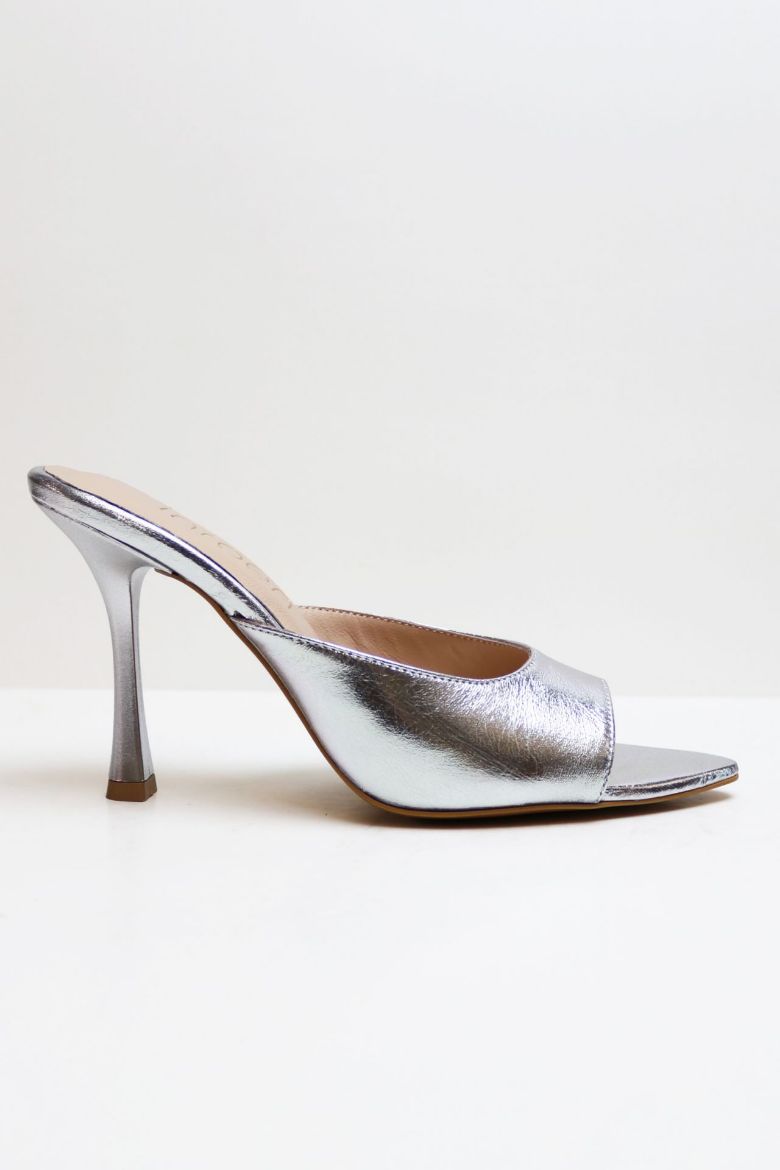 Sivri Burun Hakiki Deri Topuklu Terlik  GÜMUŞ resmi