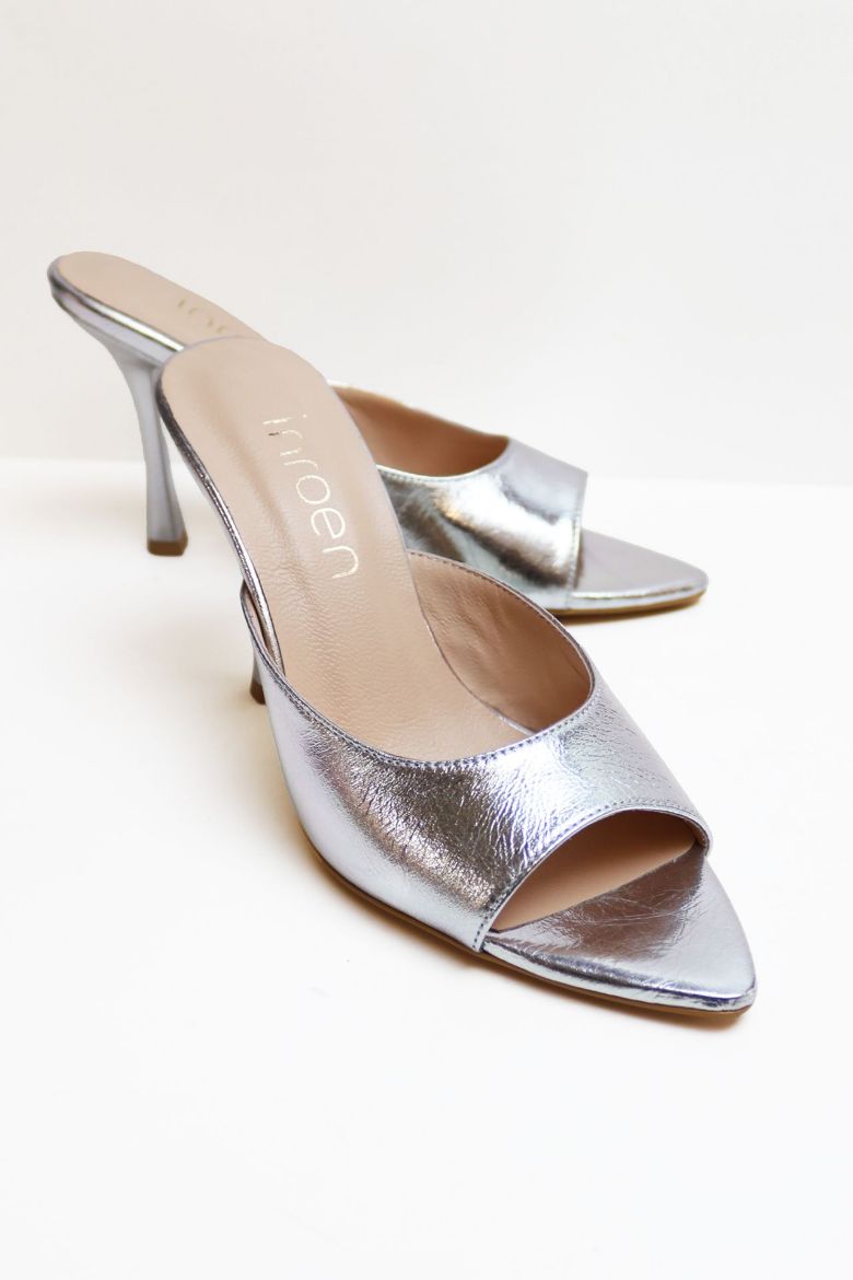 Sivri Burun Hakiki Deri Topuklu Terlik  GÜMUŞ resmi