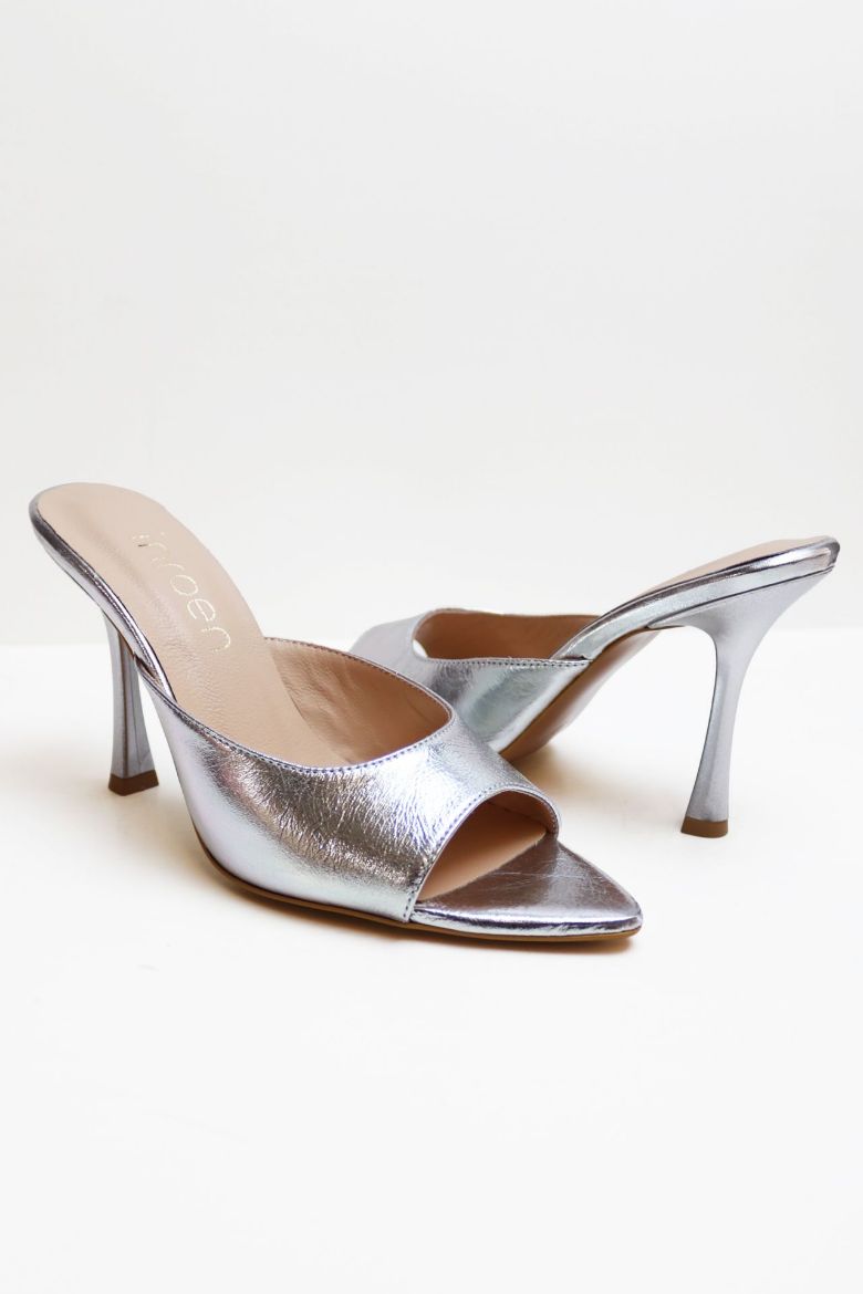 Sivri Burun Hakiki Deri Topuklu Terlik  GÜMUŞ resmi