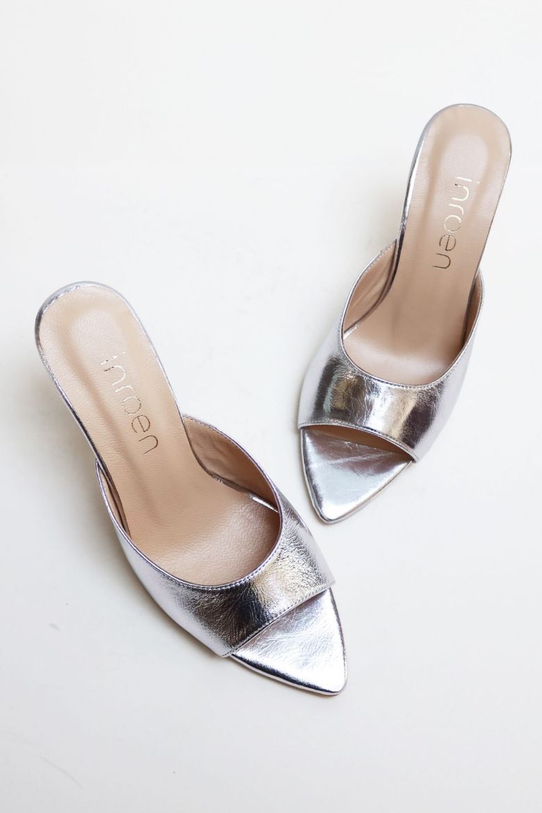 Sivri Burun Hakiki Deri Topuklu Terlik  GÜMUŞ resmi