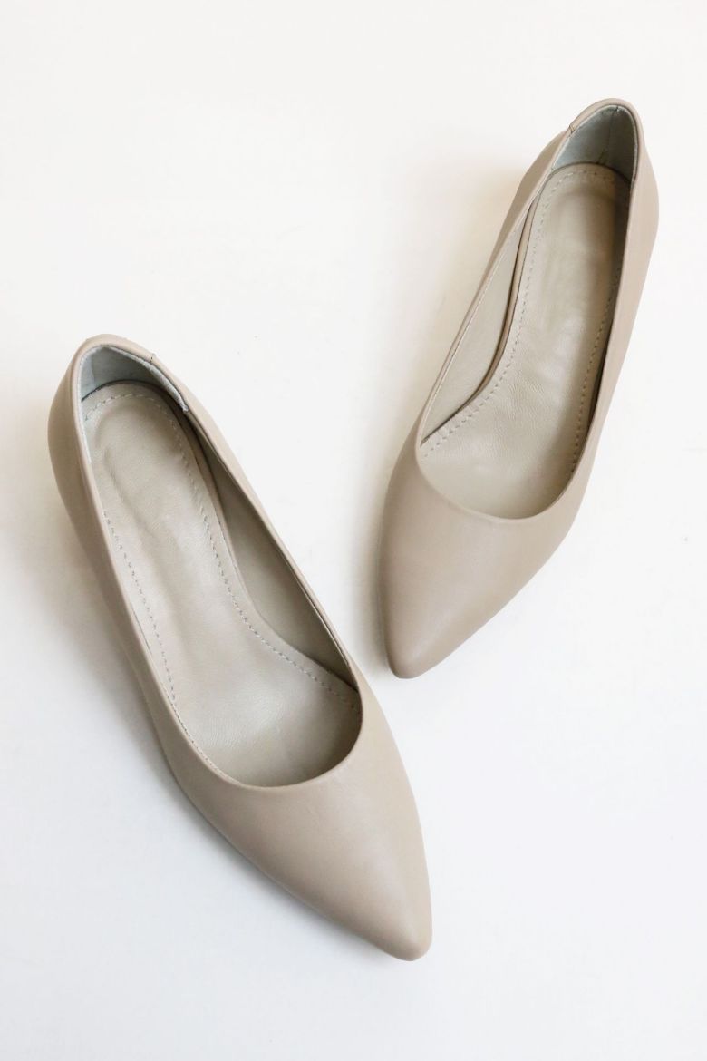 Sivri Burun Hakiki Deri Kısa Kalın Topuklu Kadın Stiletto  TEN  resmi