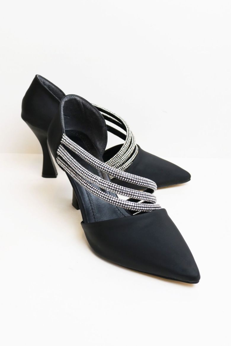 Çapraz Taş Geçişli Sivri Burun Kadeh Topuk Stiletto  SİYAH resmi