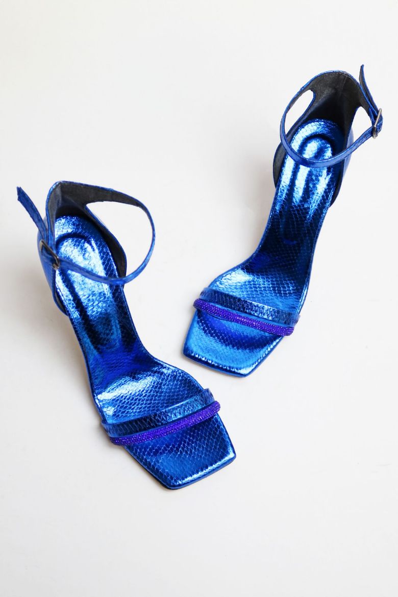 Bilekten Bağlı Küt Burun Taşlı Çift Bantlı Topuklu Ayakkabı  SAKS resmi