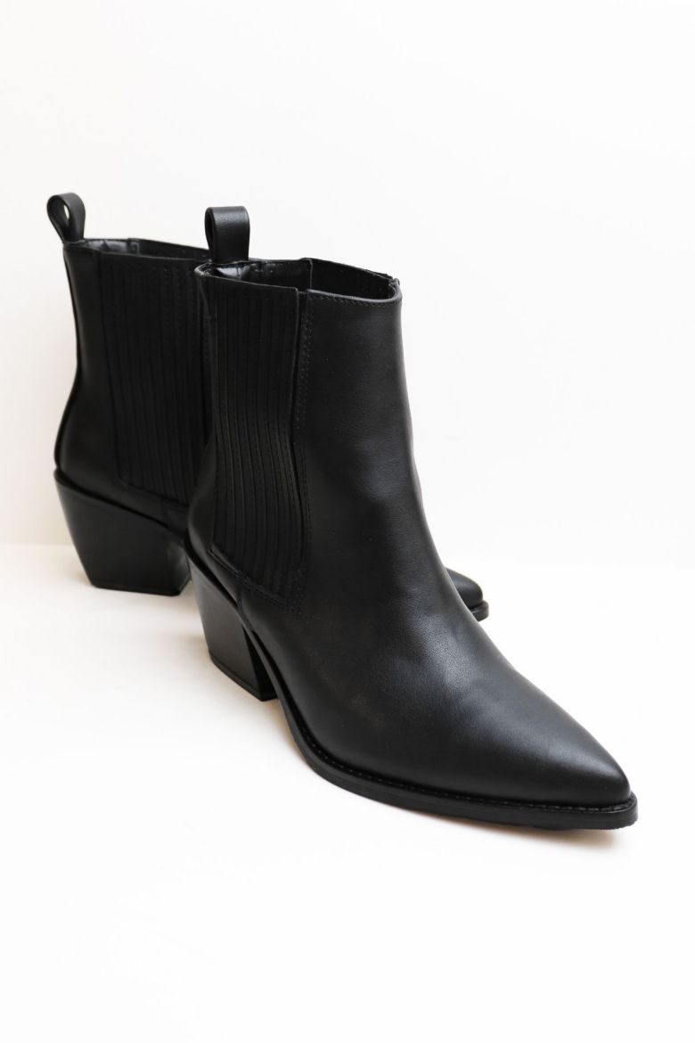 Lastik Detaylı Sivri Burun Bilek Boy Kalın Topuklu Hakiki Deri Kadın Bot  SİYAH resmi