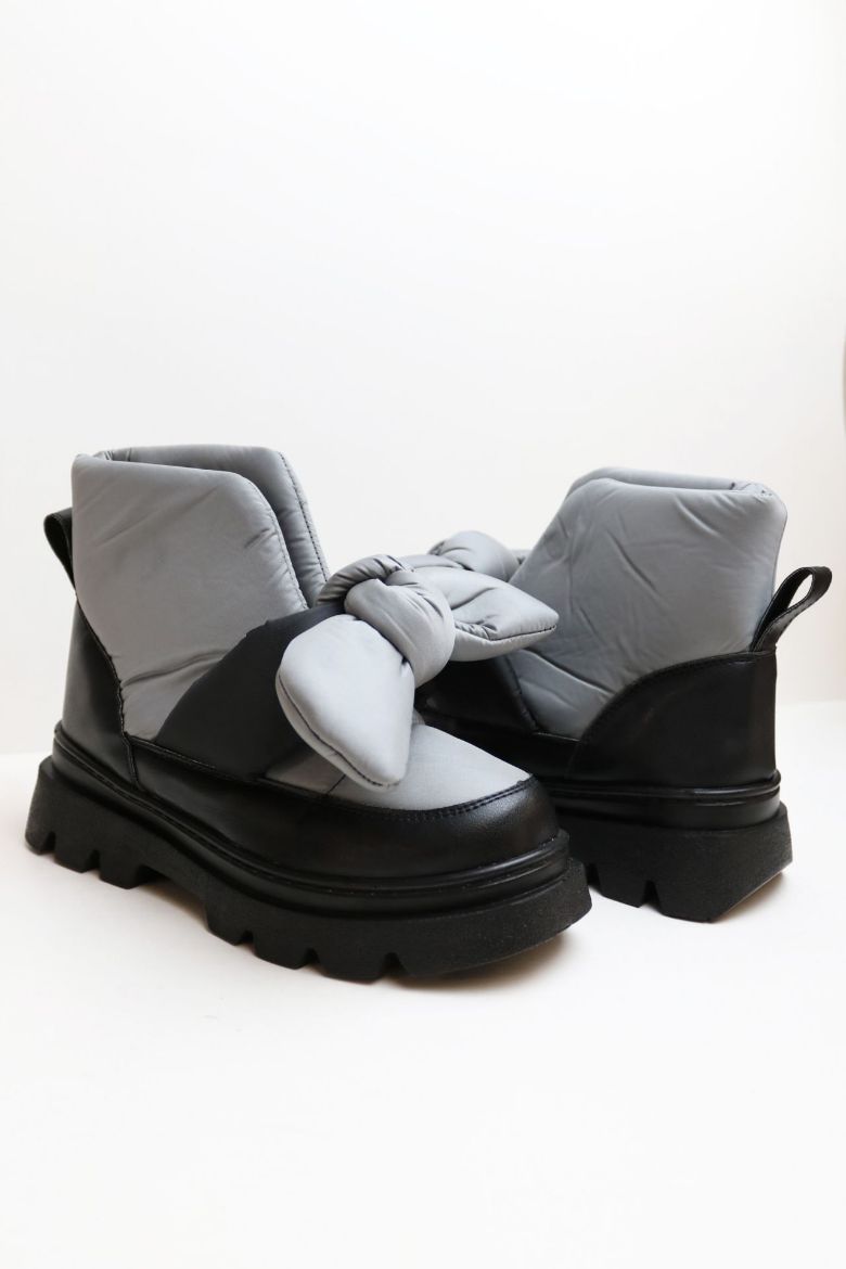 Fiyonk Detaylı Kalın Taban Kapitone Dalgıç Kumaş Kadın Bot  SİYAH GRİ resmi