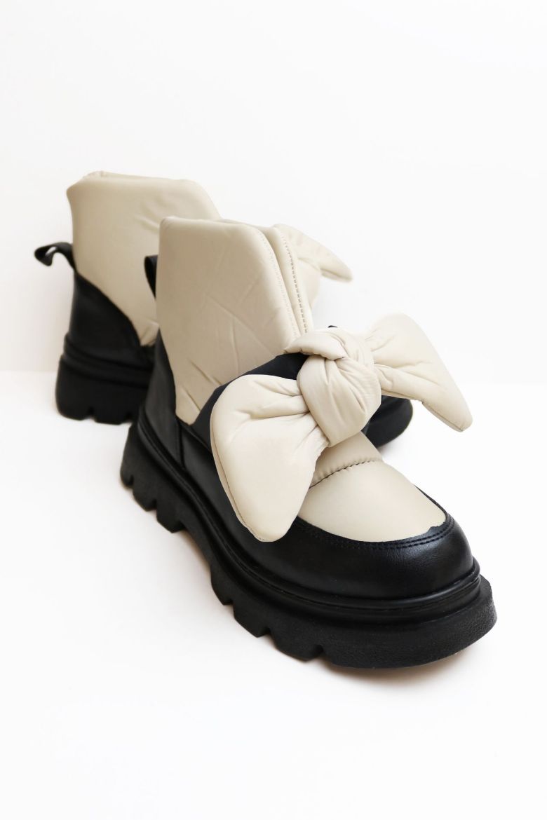 Fiyonk Detaylı Kalın Taban Kapitone Dalgıç Kumaş Kadın Bot  SİYAH TEN resmi