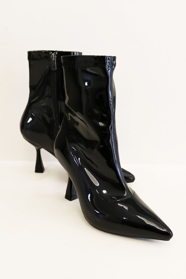 Sivri Burun Kadeh Topuk Cilt Kadın Bot  SİYAH RUGAN resmi