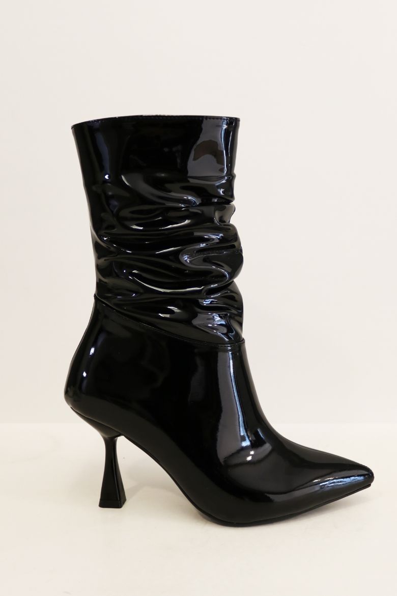 Büzgü Detaylı Sivri Burun Kadeh Topuklu Kadın Bot  SİYAH RUGAN resmi